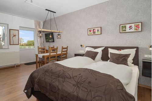 Ferienwohnungen, Übernachtungsangebote & Familienzimmer I Eutin, Plön & Sierksdorf