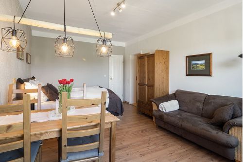 Ferienwohnungen, Übernachtungsangebote & Familienzimmer I Eutin, Plön & Sierksdorf