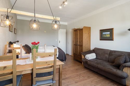 Ferienwohnungen, Übernachtungsangebote & Familienzimmer I Eutin, Plön & Sierksdorf